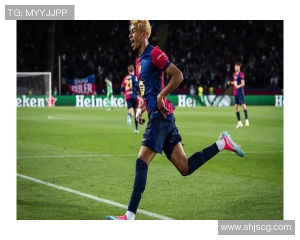 足球历史百大球星集结合影展现足坛辉煌时代与传奇人物风采