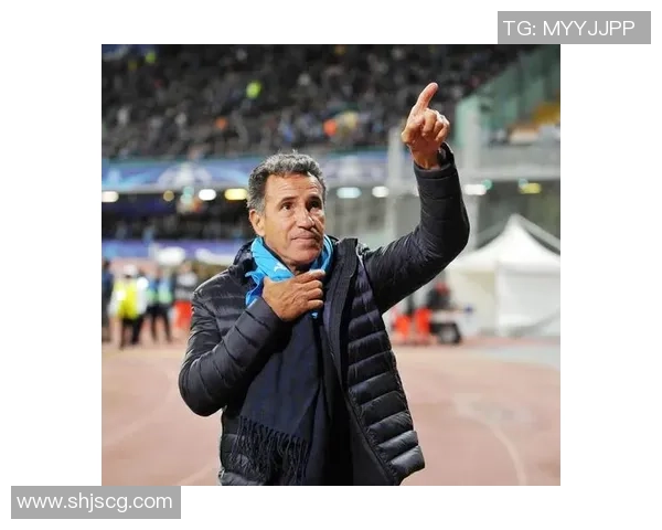 足球巨星从贫困到辉煌的童年历程揭秘成长背后的不凡故事